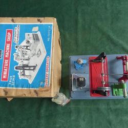 Belle machine (jouet scientifique)fabrication Japonaise collector RHI Brand en boite d'origine