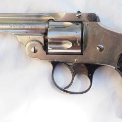 Revolver Smith & Wesson en Calibre 38 Safety Hammerless - Catégorie D