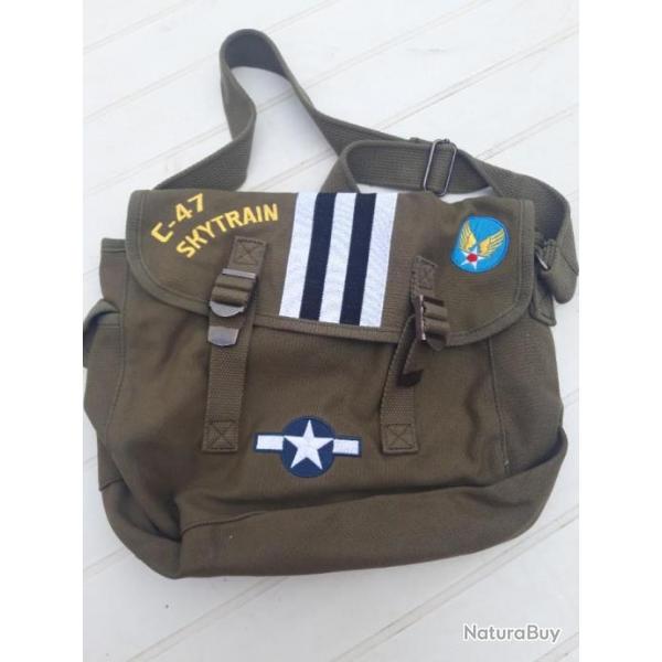 MUSETTE  OLIVE EN TOILE TYPE U.S. D-DAY