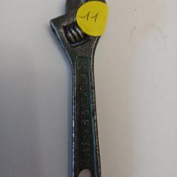 ancienne clé à molette  long 11 cm