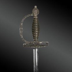 épée De Cour Ou De Ville à Monture Argent, à Plateau Ajourée Dentelle France, XVIIIème.
