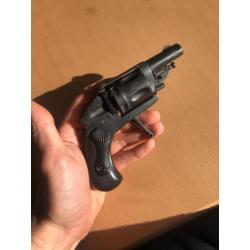 Revolver 8mm92 saint Étienne, catégorie D. Enchère 1 euro sans prix de réserve