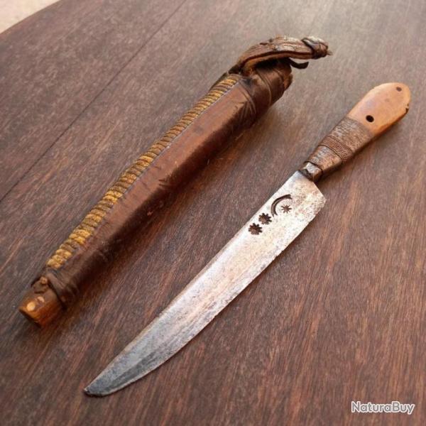 Ancien Couteau BOU SAADI Afrique du nord avec tui en cuir