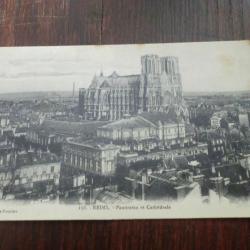 CP  dpt  51  REIMS  PANORAMA  ET CATHEDRALE