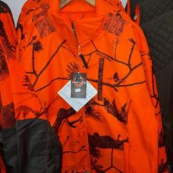 Veste Somlys