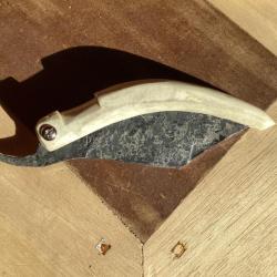 Couteau type piémontais, lame type Nordique, artisan français, bois de cerf