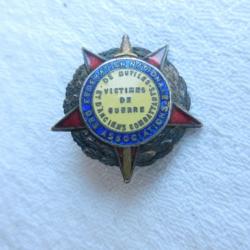 insigne épinglette fédération de mutilés et d'anciens combattants-victimes de guerre