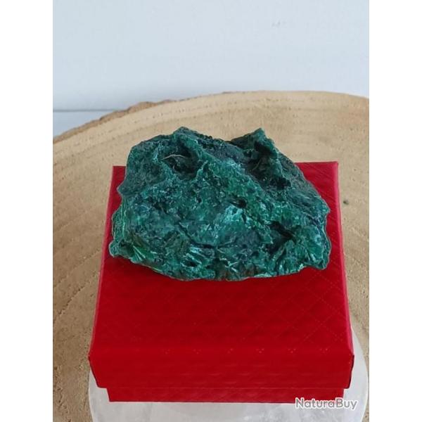Malachite cristallise fibreuse du Congo d'un poids de 165 grammes ( Promo de Noel )