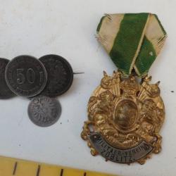 Médaille Allemande + "brochette" de piéces....PRIX EN BAISSE 59  au lieu de 79 