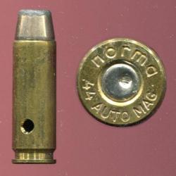 .44 AUTOMAG - marquage : norma 44 AUTO MAG - étui de 33 mm - balle nickel pointe plomb plate