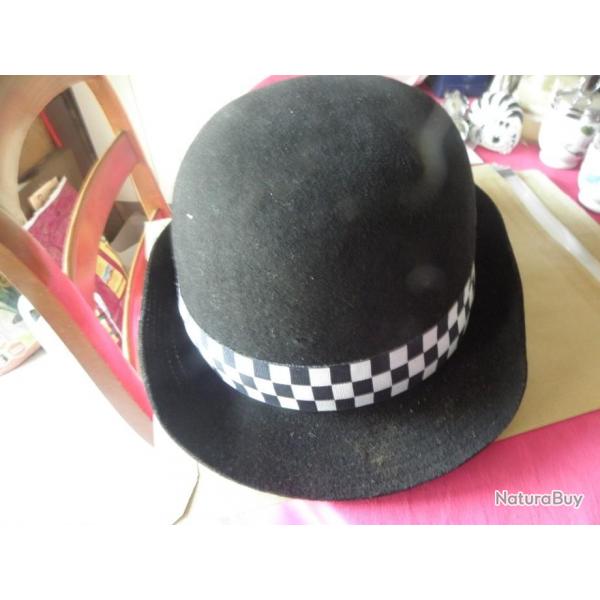 vrai chapeau de femme de police anglaise 1997