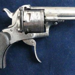 Revolver de type Bull-dog calibre 7mm a broche a cadre fermé de production Liègoise
