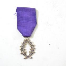 Médaille ordre des palmes académiques