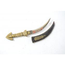 Miniature couteau marocain Afrique du nord manche bois. Maroc Dague collection Arabe Turquie turc