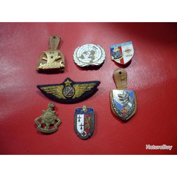 LOT DE 7 INSIGNES MILITAIRES