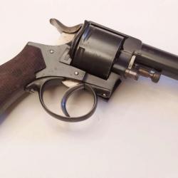 Magnifique état pour ce gros revolver liégeois de collection ( 1885 ),  arme rare à système !!