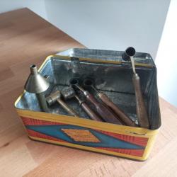 Vends anciens outils à mesurer la poudre & le plomb