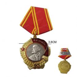 Médaille Décorative ex URSS Russie - Insigne portrait de LENINE