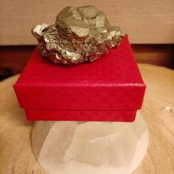 Pyrite brute du Pérou , dimension 6 cm x 4,80 cm , poids 185 grammes
