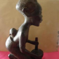 statue en bois africaine sculptée à la main vintage