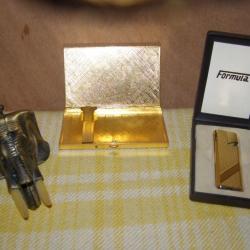 Ensemble fumeur 3 pièces : briquet éléphant, étui à cigarettes, briquet formula doré