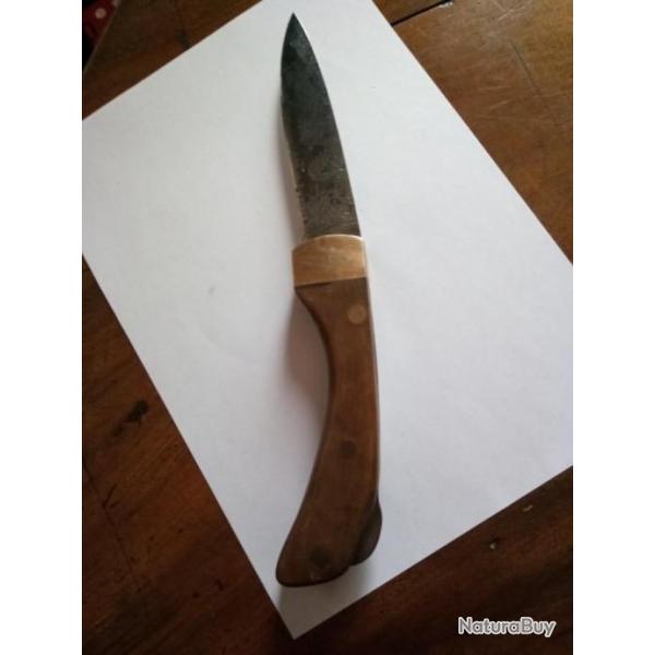 Gros couteau artisanal pliant  cran d'arret.