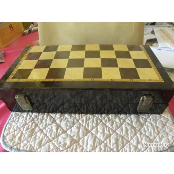 jeu d'checs en boite ouvert 33 x 33 cm