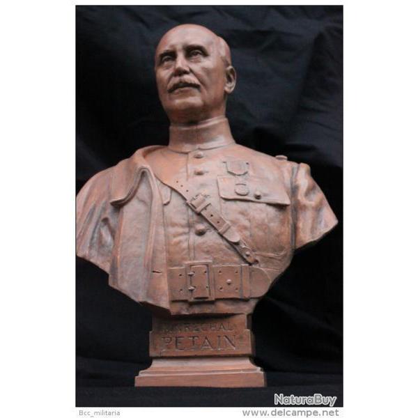 Buste du MAL Ptain WW1 en tenue de 14/18   - Hauteur : 38 cm - Finition patine terre cuite