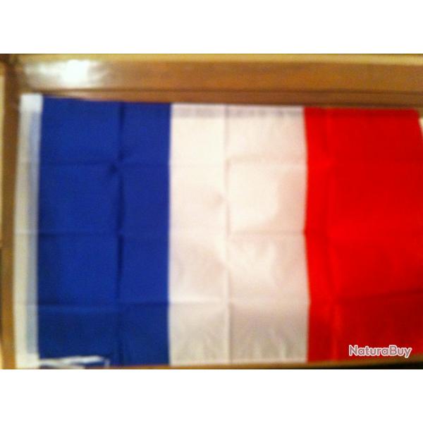 Lot de 2 drapeaux Franais   0,90 X 1,50   100% nylon   X1