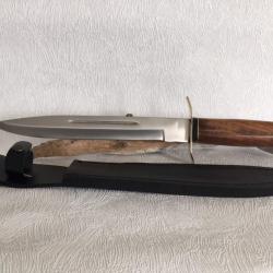 Couteau de chasse avec étui ,manche en noyer neuf,couteau de survie , commando
