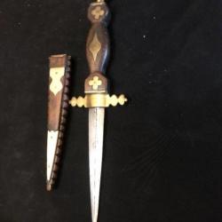 dague poignard  artisanale avec une tete de joker en bronze