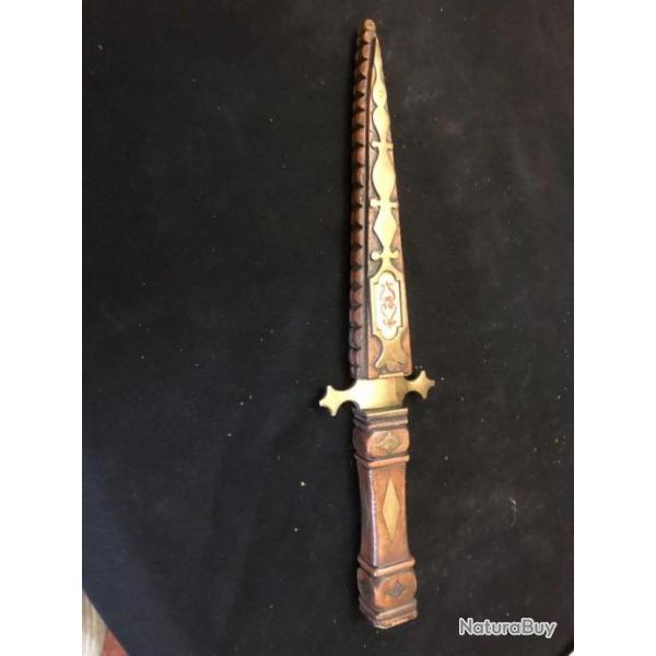 dague poignard  artisanale cuivre et bois etuis en bois tres decore