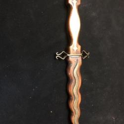 dague poignard  artisanale cuivre et bois lame kriss