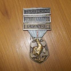 belle medaille  commémorative 1939/1945