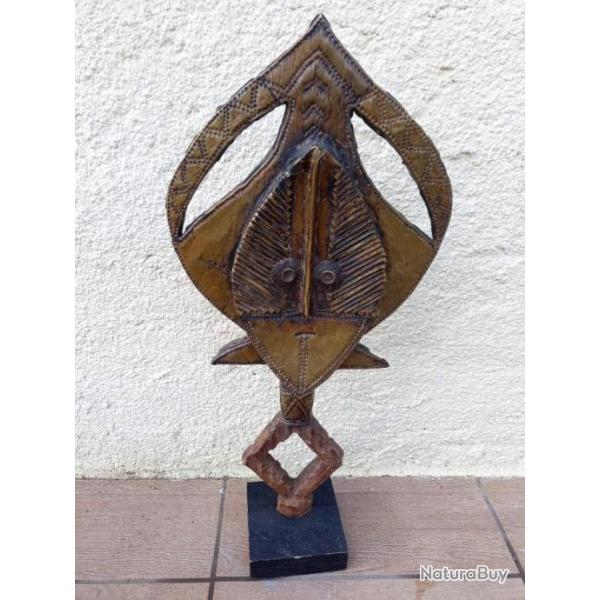 ANCIENNE SCULPTURE RELIQUAIRE KOTA . HAUTEUR : 60 cm .