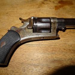 Rare Revolver Type Mini 1887 en Cal .320 avec de jolies petites gravures