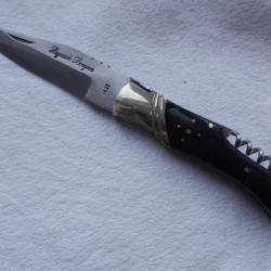 couteau de poche Laguiole Bougna manche corne noire avec tire bouchon