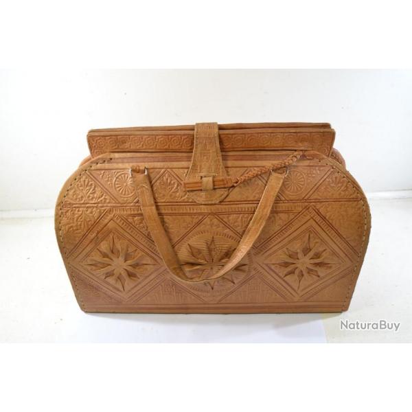 Ancienne sacoche / grand sac  main en cuir repouss, style Afrique du Nord ou Indes ? annes 1950.