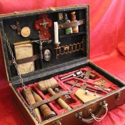 Exceptionnelle Valise de chasseur de vampires (Vampire hunter kit) Esotérisme, sorcellerie