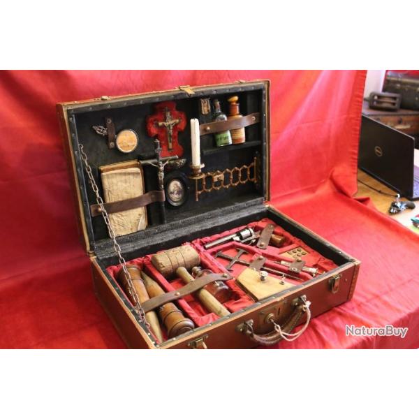 Exceptionnelle Valise de chasseur de vampires (Vampire hunter kit) Esotrisme, sorcellerie