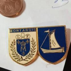 Montargis bateau voilier pin's zamac signe Beraudy réf 2251b
