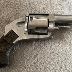 Revolver  PUPPY cal 12mm, chambre et tire le 450,  le 11mm73 et Le 12 X 15 r