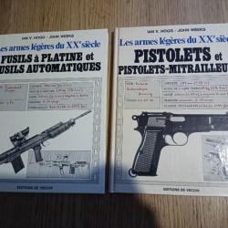 Lot deux ouvrages : _Pistolets et pistolets-mitrailleurs_Fusils à platine et fusils automatiques