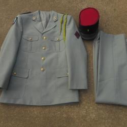 belle uniforme N°3 de sortie/ parade du 126 ème RI veste pantalon et képi