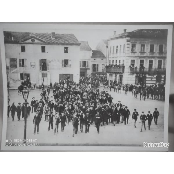 JAURES POURCHASSE PAR LA TROUPE, GREVE DES VERRIERS DE CARMAUX REPRODUCTION SUPERMARCHE