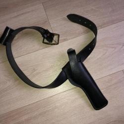 HOLSTER, CEINTURON ET RESERVE A CARTOUCHES  "BRIAN C. FOSTER" CUIR