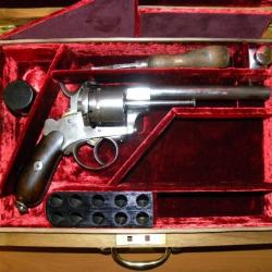 REVOLVER BELGE 12 MM A BROCHE EN COFFRET.