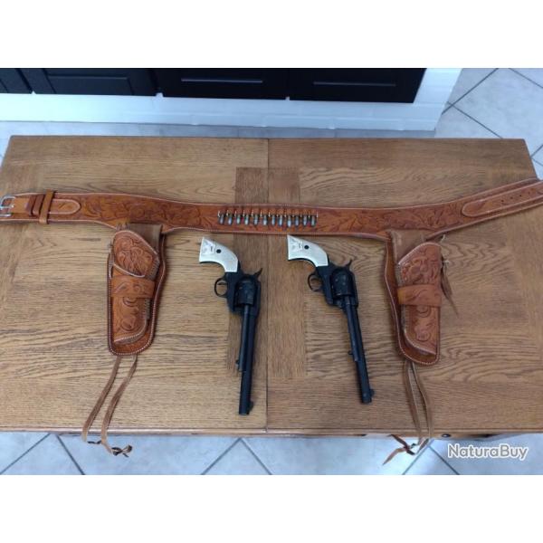 Double holster Western avec 2 colts peacemaker