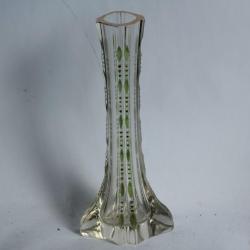 Vase cristal taillé émaillé vert