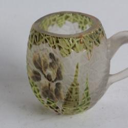 Ancien verre à liqueur émaillé Art nouveau